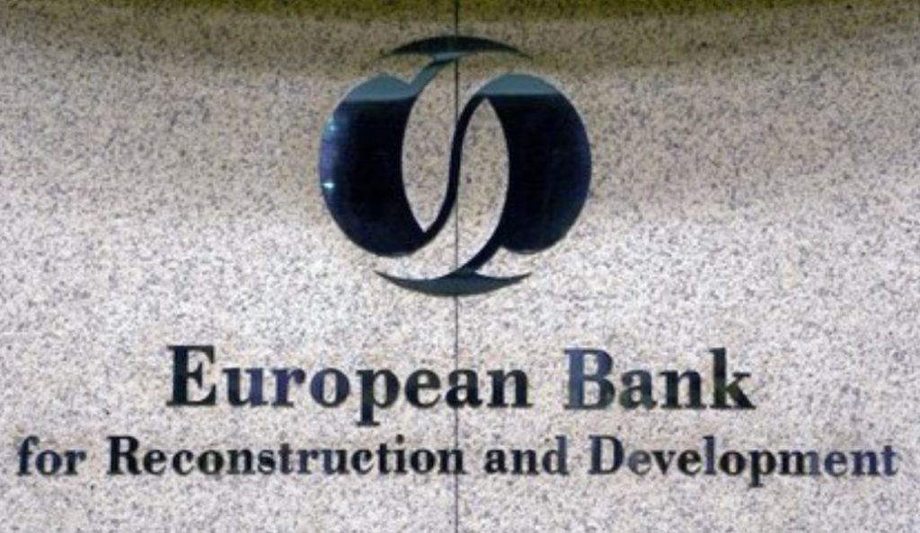 EBRD: Προβλέπει ρυθμό ανάπτυξης 2% για την ελληνική οικονομία