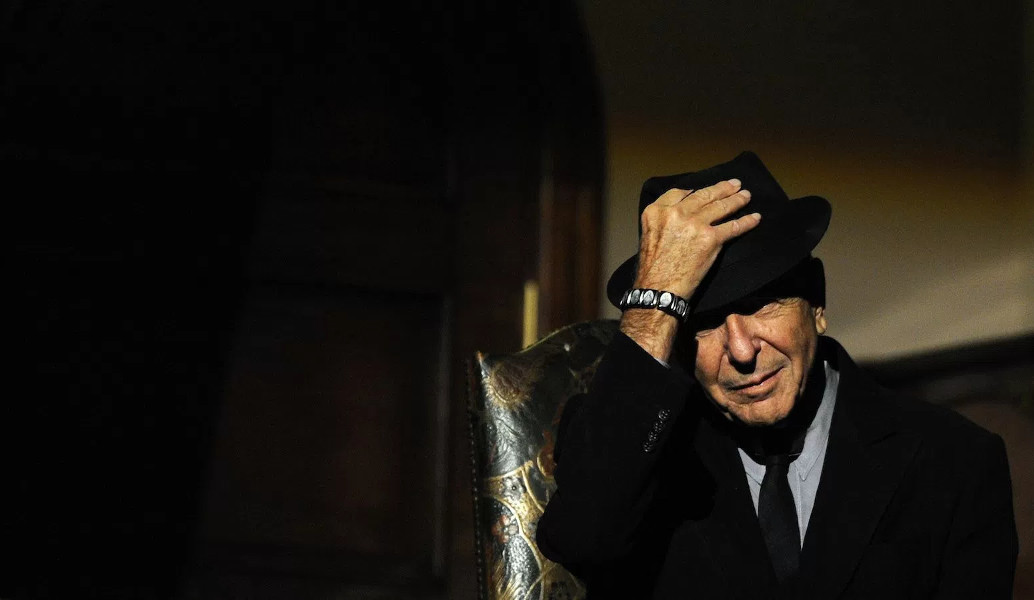 Ένας χρόνος χωρίς τον Leonard Cohen – Σαν σήμερα έφυγε ένας από τους μεγαλύτερους τραγουδοποιούς του 20ού αιώνα (pics & vids)