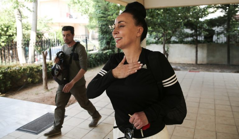 Ελεύθερη η Βίκυ Σταμάτη για το “χρυσό” ασφαλιστικό συμβόλαιο