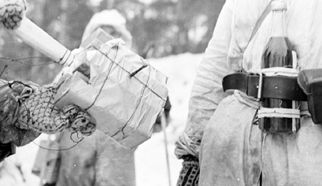 Η ιστορία του ανθρώπου που άλλαξε το όνομά του σε Μολότοφ και το “δάνεισε” στη βόμβα