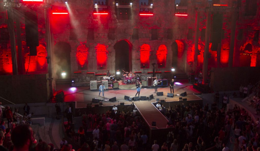 Times Like These κορωνοϊός: Διασκευή του τραγουδιού των Foo Fighters για τη στήριξη όσων έχουν πληγεί