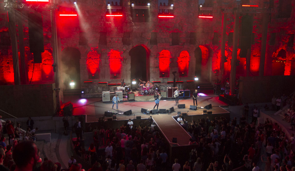 Times Like These κορωνοϊός: Διασκευή του τραγουδιού των Foo Fighters για τη στήριξη όσων έχουν πληγεί