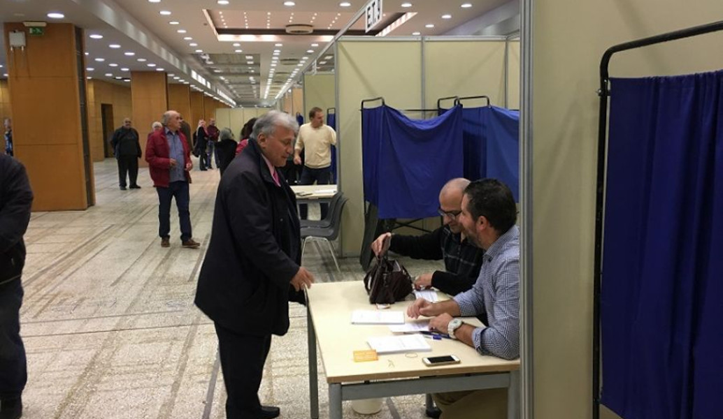 Εκλογές στην Κεντροαριστερά: Ψήφισε και ο Παναγιώτης Ψωμιάδης (pic)