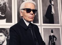 Καρλ Λάγκερφελντ: Τα “έβαλε” με την Άνγκελα Μέρκελ για τους πρόσφυγες