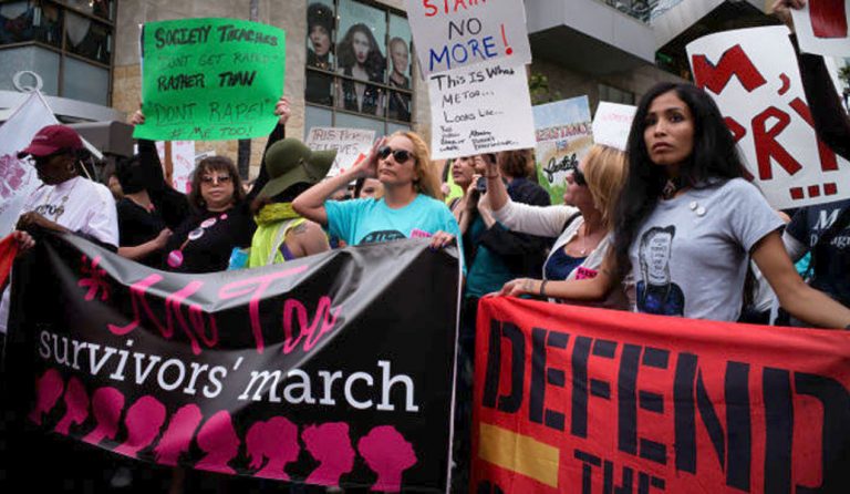 #MeToo: Διαμαρτυρία μελών του κινήματος στο Λος Άντζελες (vid)