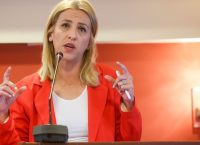 Η Ρένα Δούρου θέλει την Αττική θαλάσσιο τουριστικό προορισμό