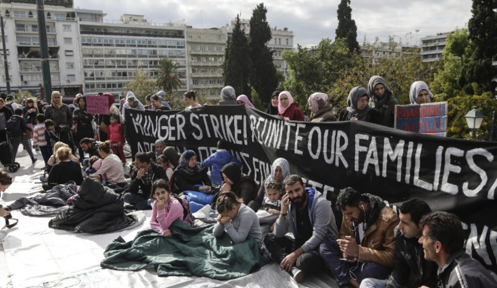Πρόσφυγες: Έφυγαν από το Σύνταγμα οι απεργοί πείνας (pics)
