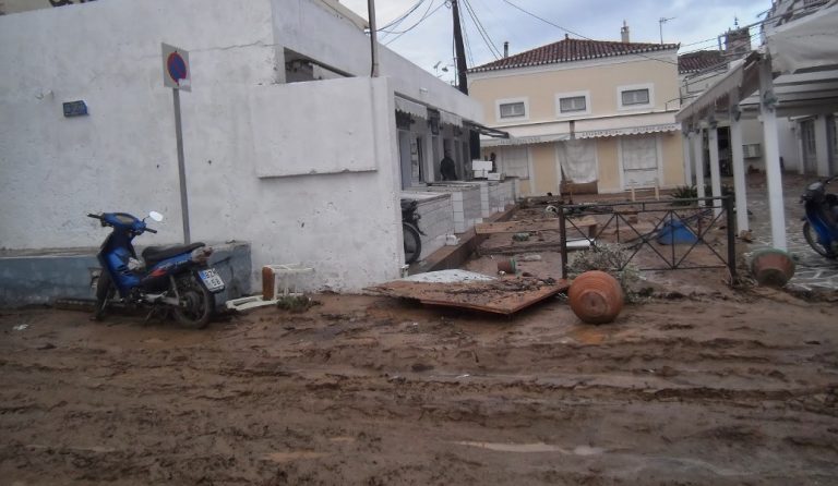 ΕΜΥ: Γιατί πλημμύρισαν Νέα Πέραμος και Μάνδρα Αττικής – Τι ρόλο παίζει η κλιματική αλλαγή