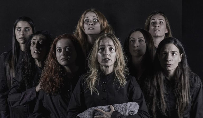 “Φυλακισμένες”: Στον πολυχώρο VAULT σε σκηνοθεσία Δημήτρη Καρατζιά