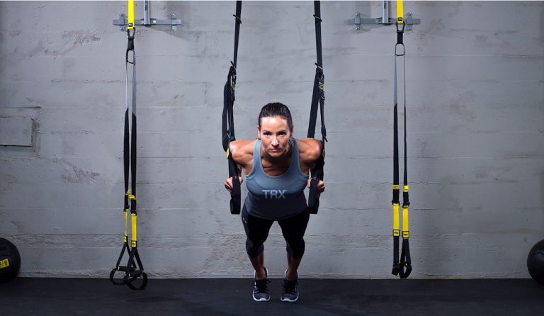 TRX: Τα οφέλη της άσκησης με ιμάντες – Για γραμμωμένο σώμα (pics & vid)