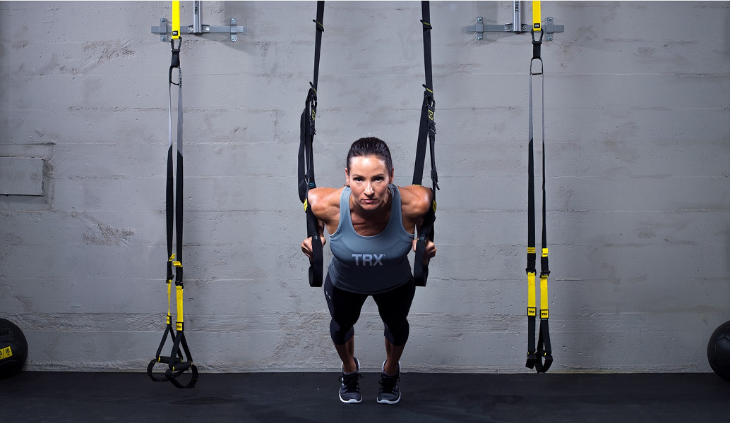 TRX: Τα οφέλη της άσκησης με ιμάντες – Για γραμμωμένο σώμα (pics & vid)