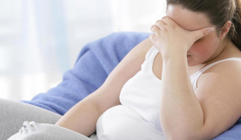 Παχυσαρκία: Πώς το στρες και οι τραυματικές εμπειρίες αυξάνουν το σωματικό βάρος των γυναικών