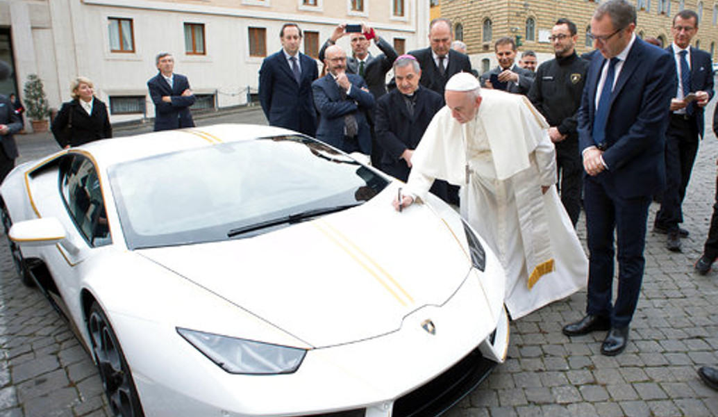 Πάπας: Αρνήθηκε μία Lamborghini, ειδικά φτιαγμένη για αυτόν (pics)