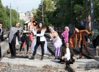 Ταξίδι για παιδιά παρέα με τη μία και μοναδική Alice