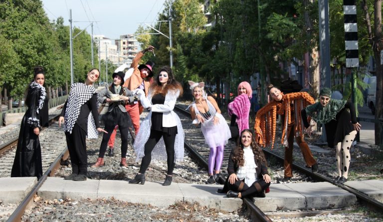 Ταξίδι για παιδιά παρέα με τη μία και μοναδική Alice