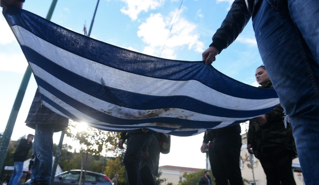 Πολυτεχνείο: Σε εξέλιξη η πορεία για την 44η επέτειο – Ποιοι δρόμοι κλείνουν
