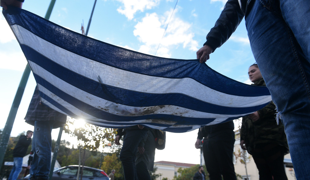 Πολυτεχνείο: Σε εξέλιξη η πορεία για την 44η επέτειο – Ποιοι δρόμοι κλείνουν