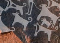 Ασία: Ανακαλύφθηκαν οι αρχαιότερες απεικονίσεις κυνηγετικών σκύλων