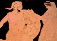 Να δω, τώρα, πως θα τα μπαλώσω άμα τα πω στους άλλους
