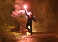 Μολότοφ, δακρυγόνα, τραυματίες και προσαγωγές στην επέτειο του Πολυτεχνείου (pics &vid)