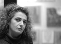 Διακόπτουν την καταστολή της 55χρονης δικηγόρου από την επίθεση με φωτοβολίδα στα Εξάρχεια