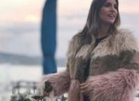 Αθηνά Οικονομάκου: Όλο το φωτογραφικό άλμπουμ με το γάμο, τη δεξίωση και τη μητέρα της νύφης (pics & vid)