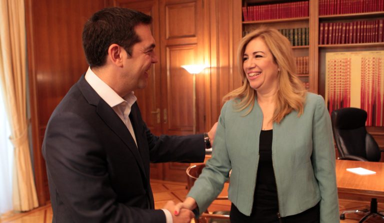 Αλέξης Τσίπρας: Τηλεφωνικά συγχαρητήρια στη Φώφη Γεννηματά