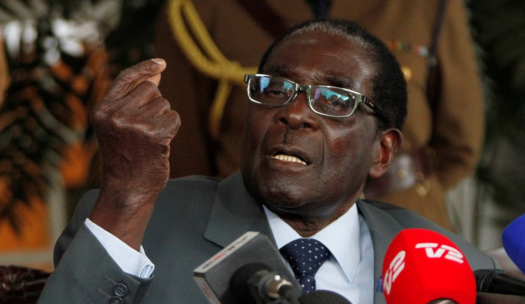 Ζιμπάμπουε: Ο Ρόμπερτ Μουγκάμπε παραμένει “εκ παραδρομής” πρόεδρος, για πολλούς πολιτικούς