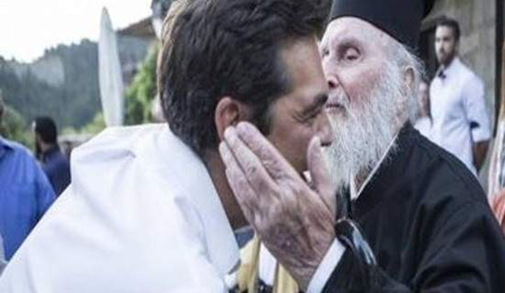 Πέθανε ο ιερέας Δημήτριος Τσίπρας, θείος του πρωθυπουργού