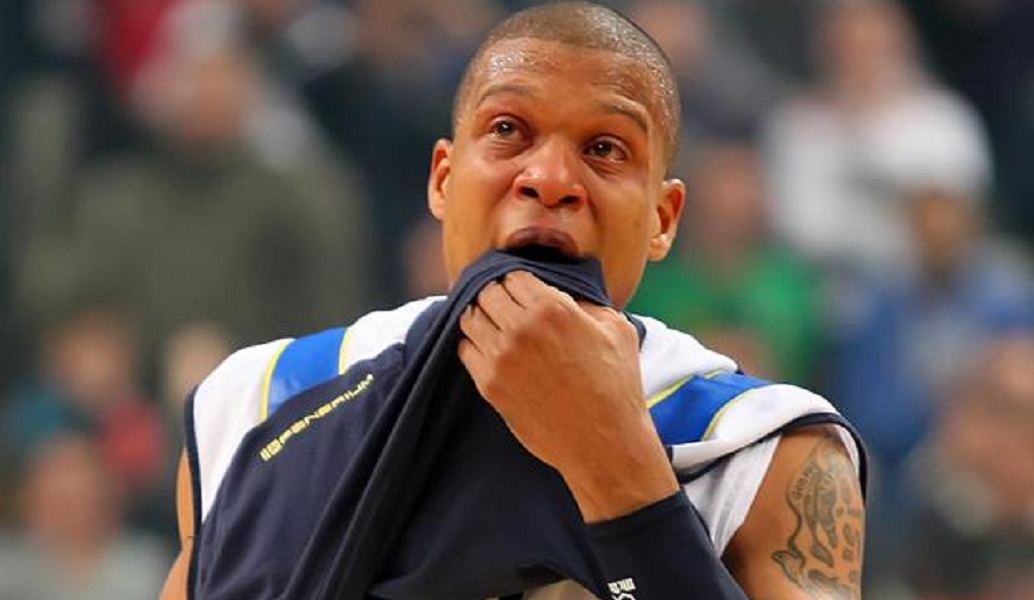 Ο Μάικ Μπατίστ είναι ένας γίγαντας. Και οι γίγαντες κλαίνε (vid)