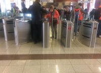 Σύνταγμα: Κλείνουν, αλλά για λίγες ώρες, οι μπάρες του μετρό