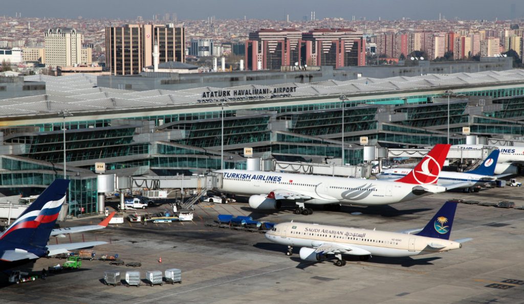 Κωνσταντινούπολη: Συναγερμός στο αεροδρόμιο Ατατούρκ – Απειλή για βόμβα σε αεροπλάνο