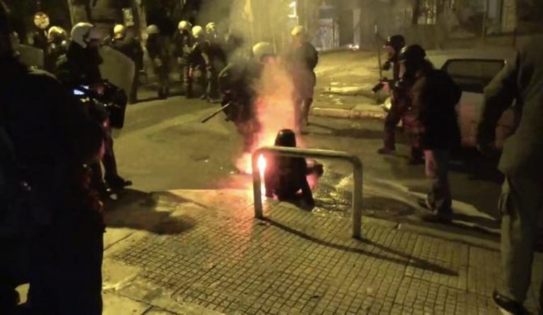 Ευαγγελισμός:  Εκτός μηχανικής υποστήριξης η δικηγόρος που τραυματίστηκε από φωτοβολίδα