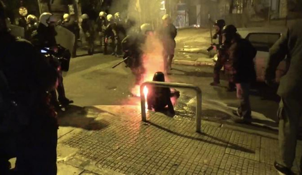 Ευαγγελισμός: Εκτός μηχανικής υποστήριξης η δικηγόρος που τραυματίστηκε από φωτοβολίδα
