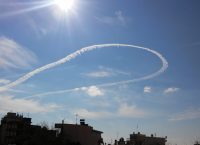 Το 28,7% των Ελλήνων πιστεύει ότι μας… ψεκάζουν