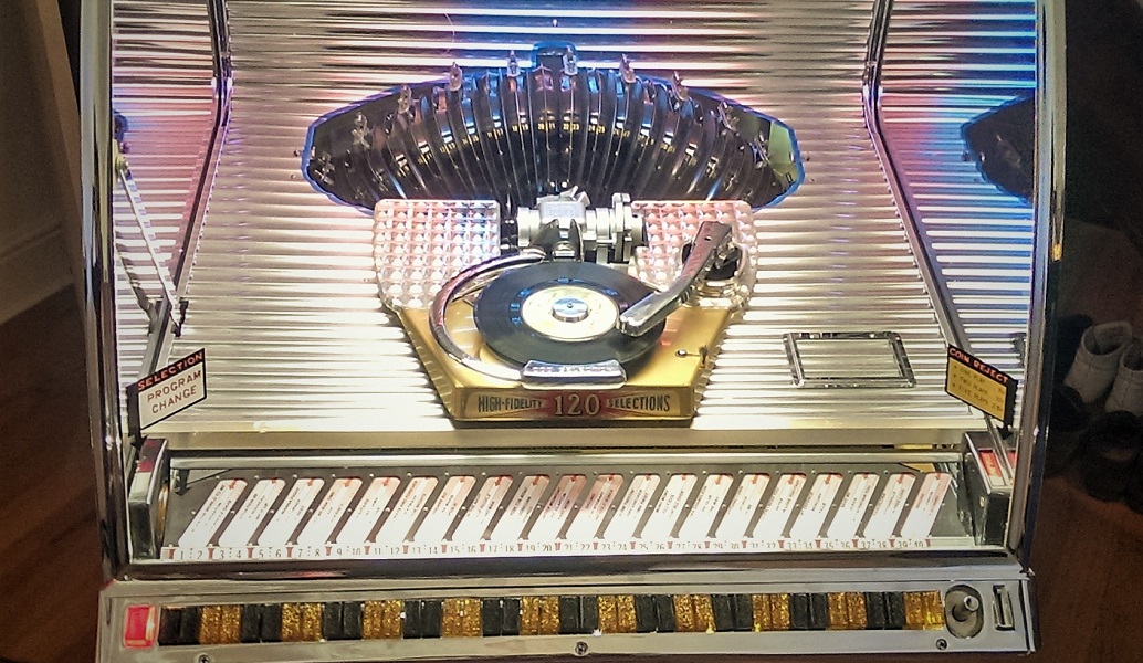 Η ιστορία του Jukebox – Η πρώτη του μέρα, ο δημιουργός του και η ονομασία του