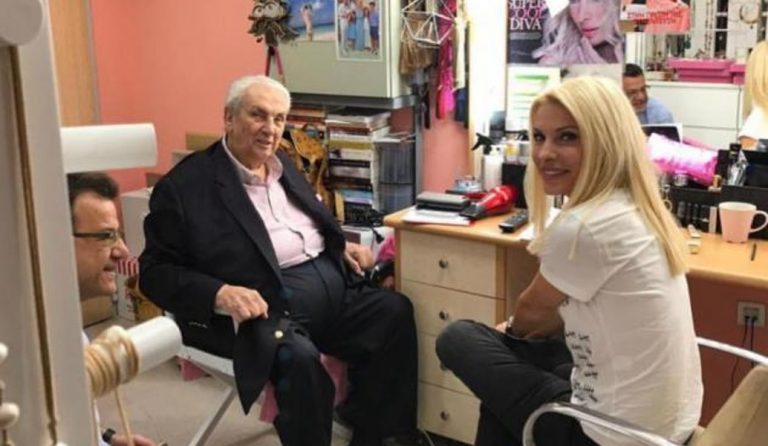 Ελένη Μενεγάκη: Το απίστευτο δώρο που έκανε ο Δημήτρης Κοντομηνάς στα παιδιά της (vid)