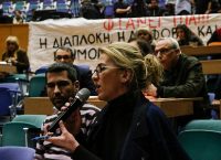 Μάνδρα Αττικής: Οργή από τους πλημμυροπαθείς εναντίον της Δούρου (vid)