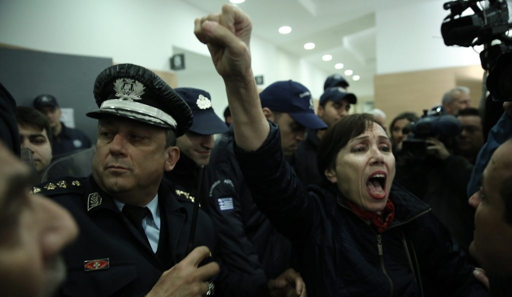 Ειρηνοδικείο: Παρέμβαση της Εισαγγελίας για τα επεισόδια