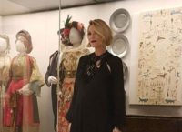 Βίκυ Καγιά: Στην πασαρέλα για τον Jean Paul Gaultier στον 7ο μήνα της εγκυμοσύνης της! (vid)