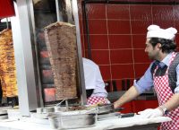 Γύρος: Οι Ευρωπαίοι δεν τον θέλουν στο…πιάτο τους!