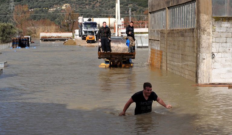 Αλβανία: Ένας νεκρός από τις πλημμύρες – Εκκενώθηκαν χωριά