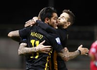 Λεβαδειακός – ΑΕΚ 0-2: Ξανά στην κορυφή με Λιβάγια – Αραούχο