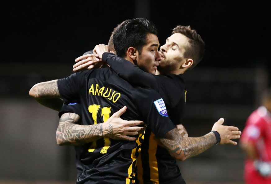 Λεβαδειακός – ΑΕΚ 0-2: Ξανά στην κορυφή με Λιβάγια – Αραούχο