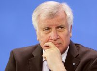 Γερμανία: Ο Χορστ Ζεεχόφερ δεν θα είναι ξανά υποψήφιος για την πρωθυπουργία της Βαυαρίας