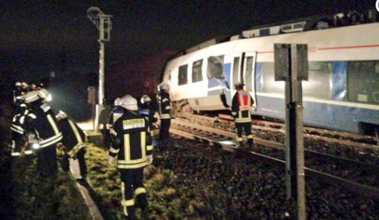 Γερμανία: Σύγκρουση τρένων κοντά στο Ντίσελντορφ – Τουλάχιστον 50 τραυματίες (pic)