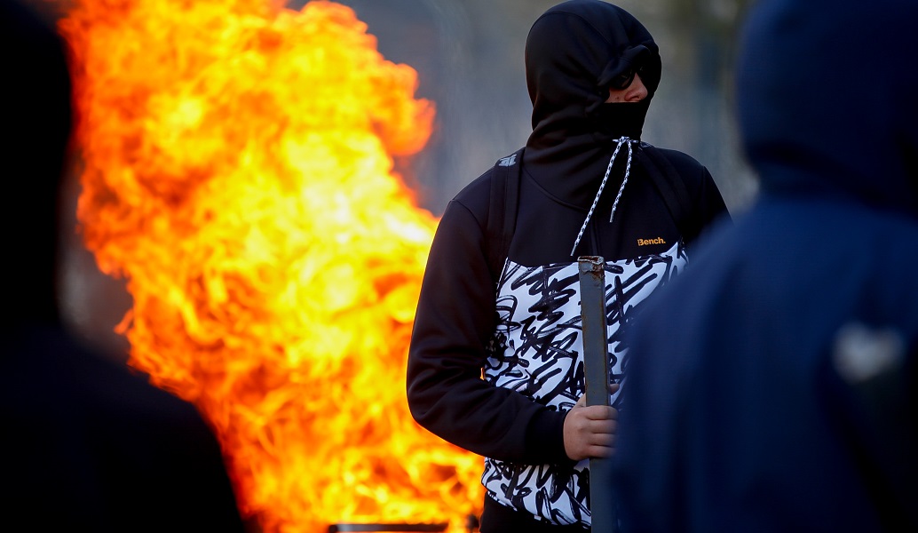 Επέτειος Γρηγορόπουλου: Στις φλόγες το κέντρο της Αθήνας – Δείτε φωτογραφίες
