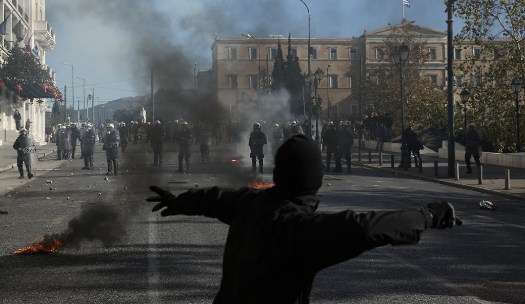 Επέτειος Γρηγορόπουλου: Νέο κάλεσμα στις 6 – Άγρια επεισόδια στο κέντρο από το πρωί (pics)