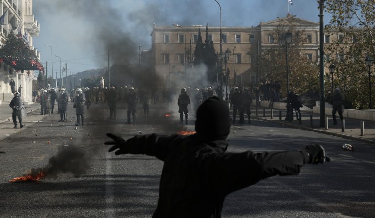 Επέτειος Γρηγορόπουλου: Νέο κάλεσμα στις 6 – Άγρια επεισόδια στο κέντρο από το πρωί (pics)
