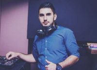 Κωνσταντίνος Λούλας: Ο Dj Electrazon ρεμιξάρει το “Κ@ριόλα” και λέει ποιο τραγούδι είναι “άσσος στο μανίκι” (pic & vid)